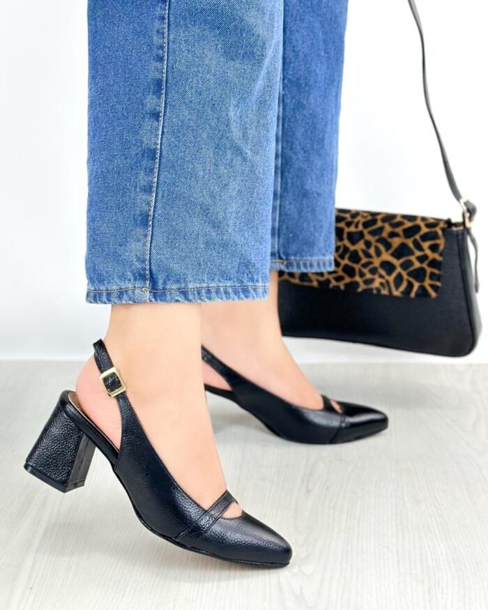 TACON EN CUERO NEGRO 2101