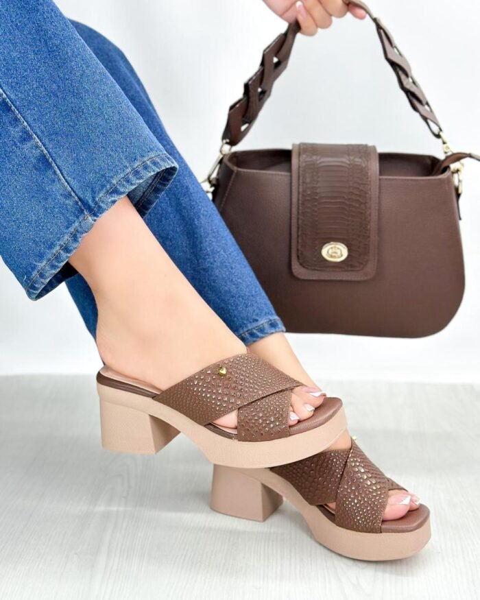 PLATAFORMAS EN CUERO CHOCOLATE 441