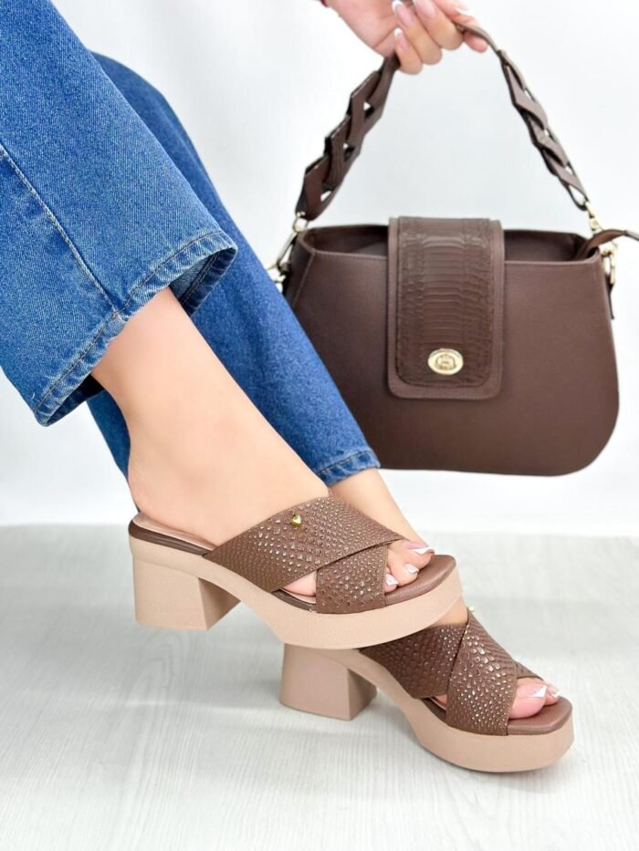 PLATAFORMAS EN CUERO CHOCOLATE 441