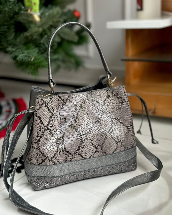 BOLSO EN CUERO ARMADILLO