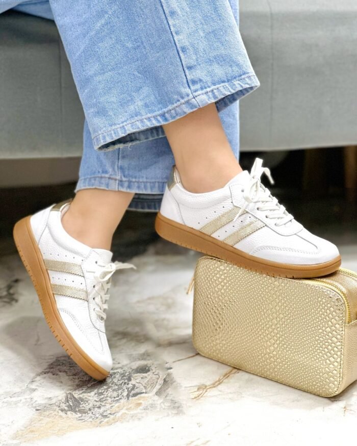 TENIS CUERO BLANCO X DORADO 718