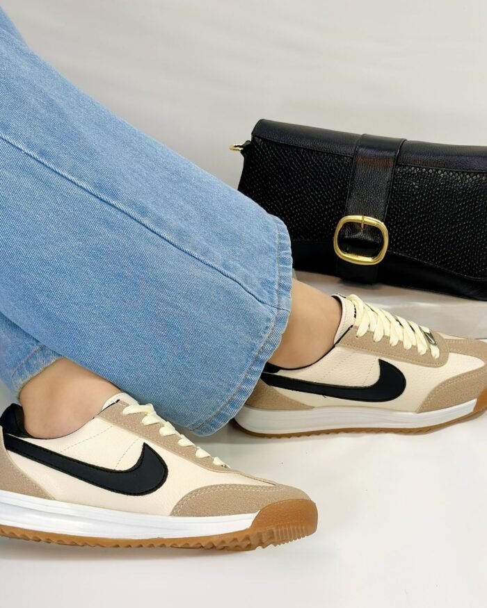 BEIGE NEGRO NIKE SINTÉTICO
