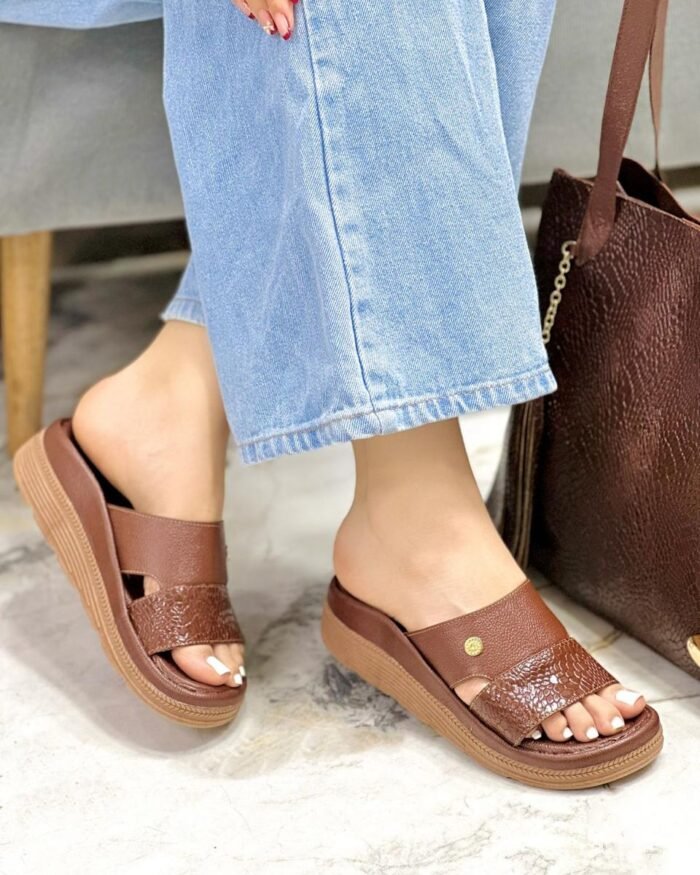 25100 COLOR AVELLANA