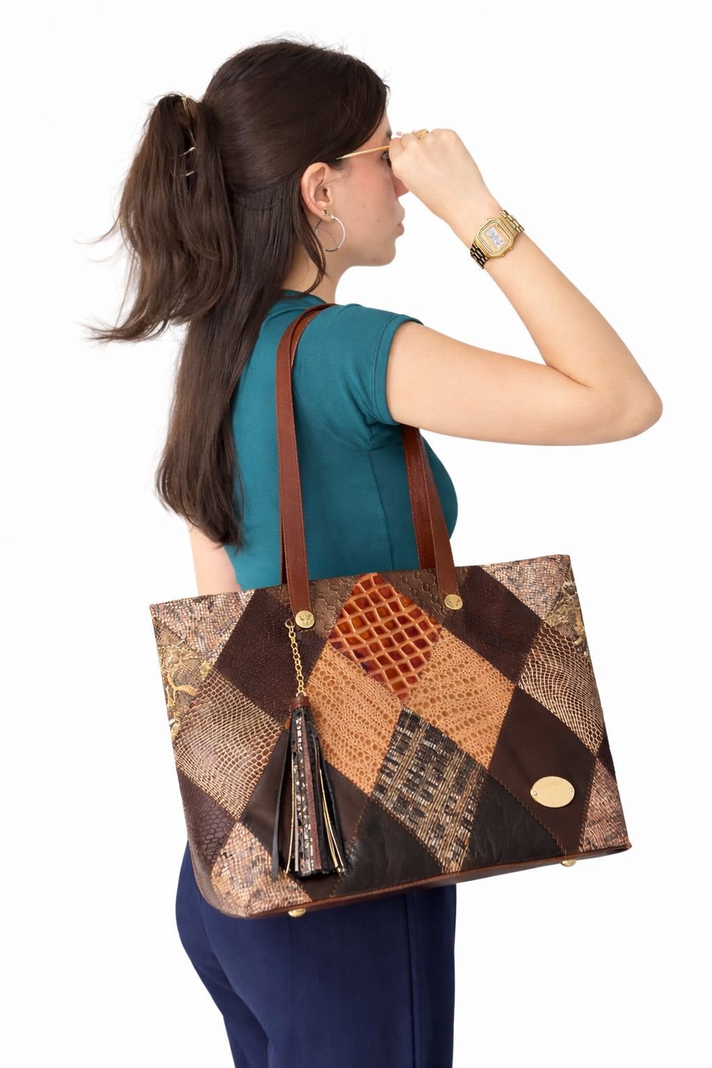 Bolso Amplio en Cuero Patchwork con Borla Aurora - NC-B022 - Image 5