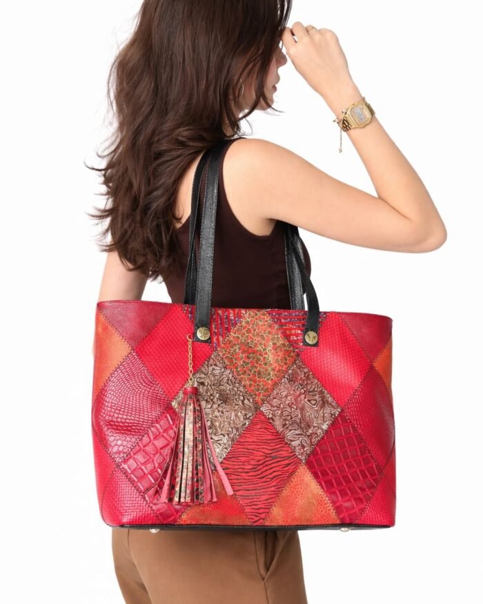 Bolso Amplio en Cuero Patchwork con Borla Aurora - NC-B022