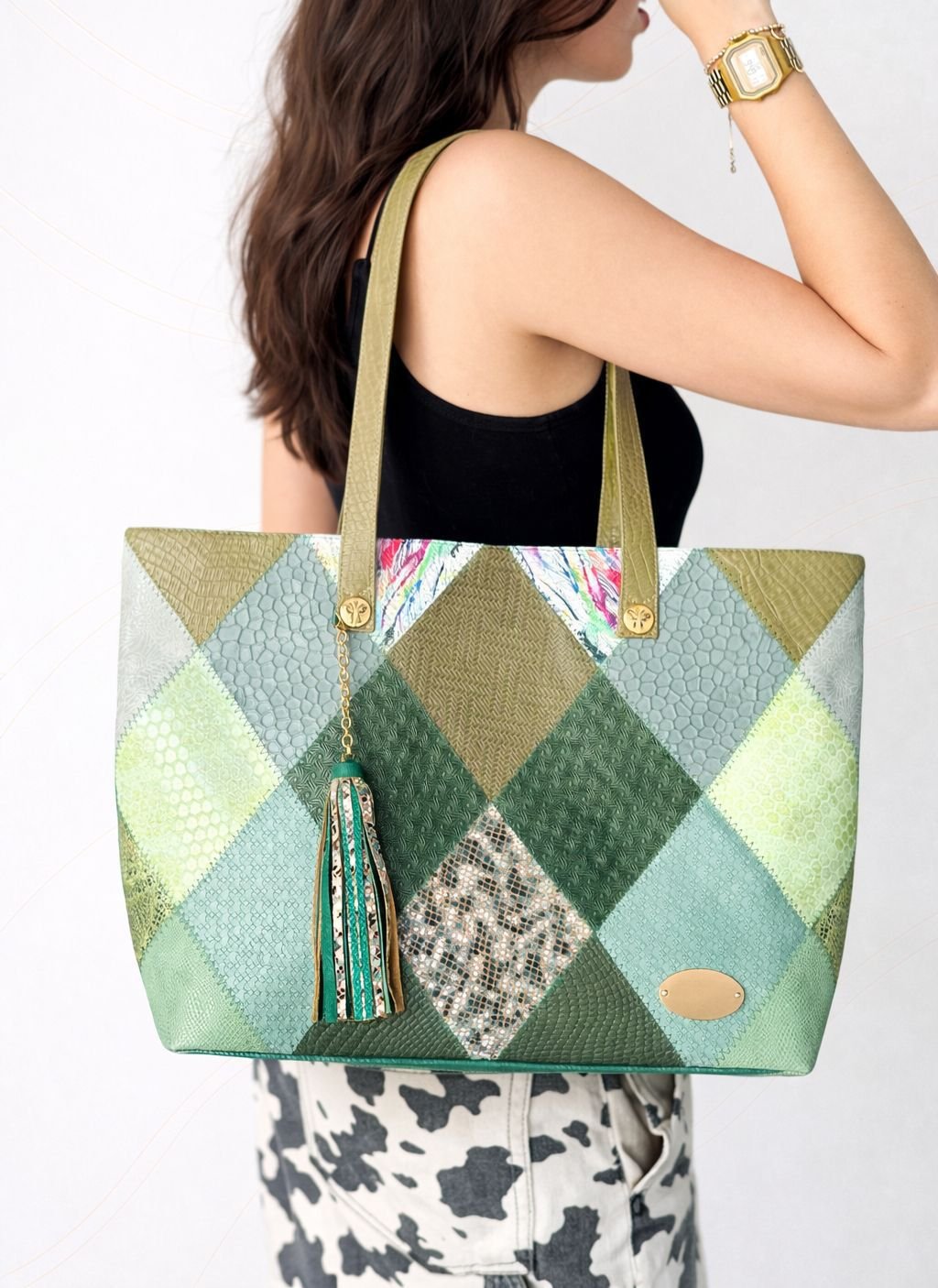 Bolso Amplio en Cuero Patchwork con Borla Aurora - NC-B022 - Image 4