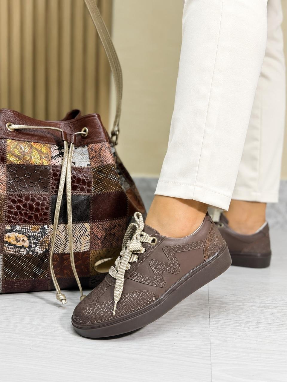 T457 TENIS CHOCOLATE VITORRE